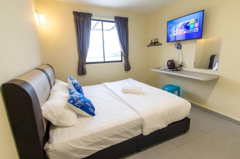 Southern Tip Hotel Pontian Kecil Luaran gambar